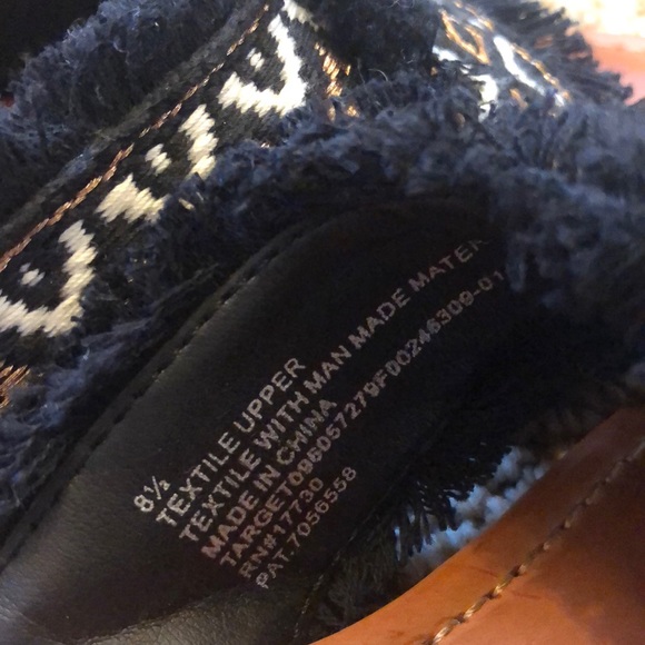 Universal Thread slip on sandals - Picture 4 of 4